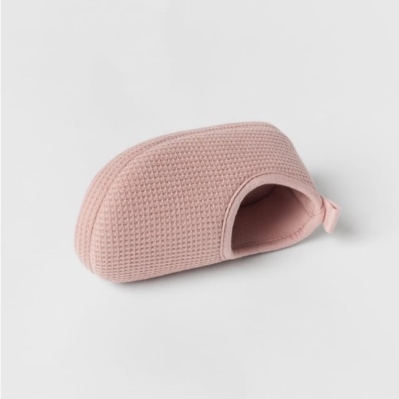 NWT Zara Size 12 toddler pink waffle knit slippers with matching bag - Picture 3 of 6